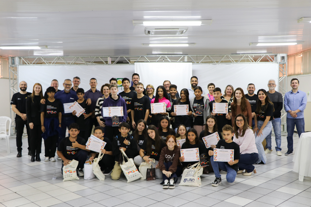 Imagem da notícia De olho no futuro: adolescentes vivem rotina de empresários em Chapecó