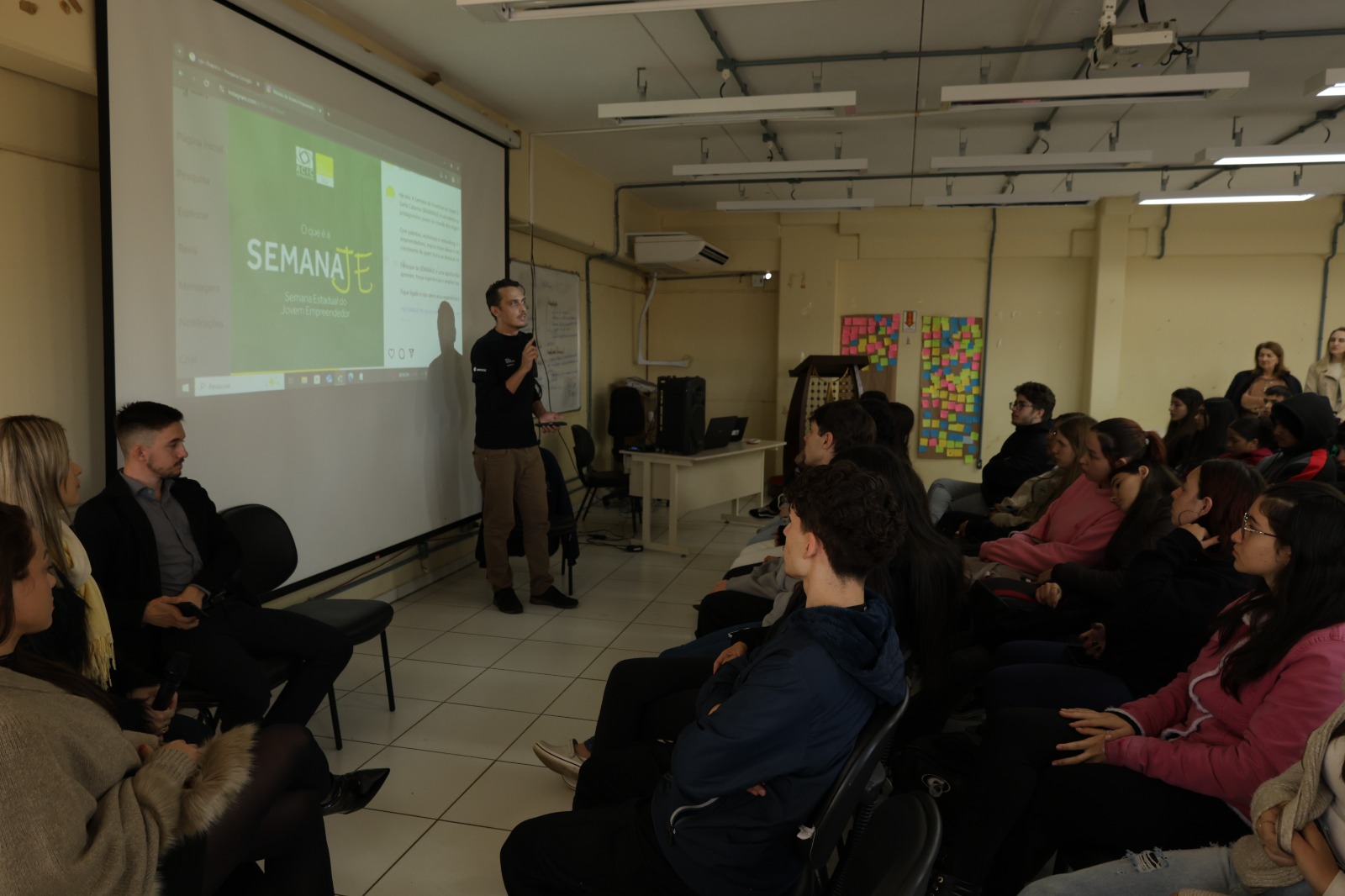 Imagem da notícia Empreendedorismo ganha espaço nas escolas de Chapecó